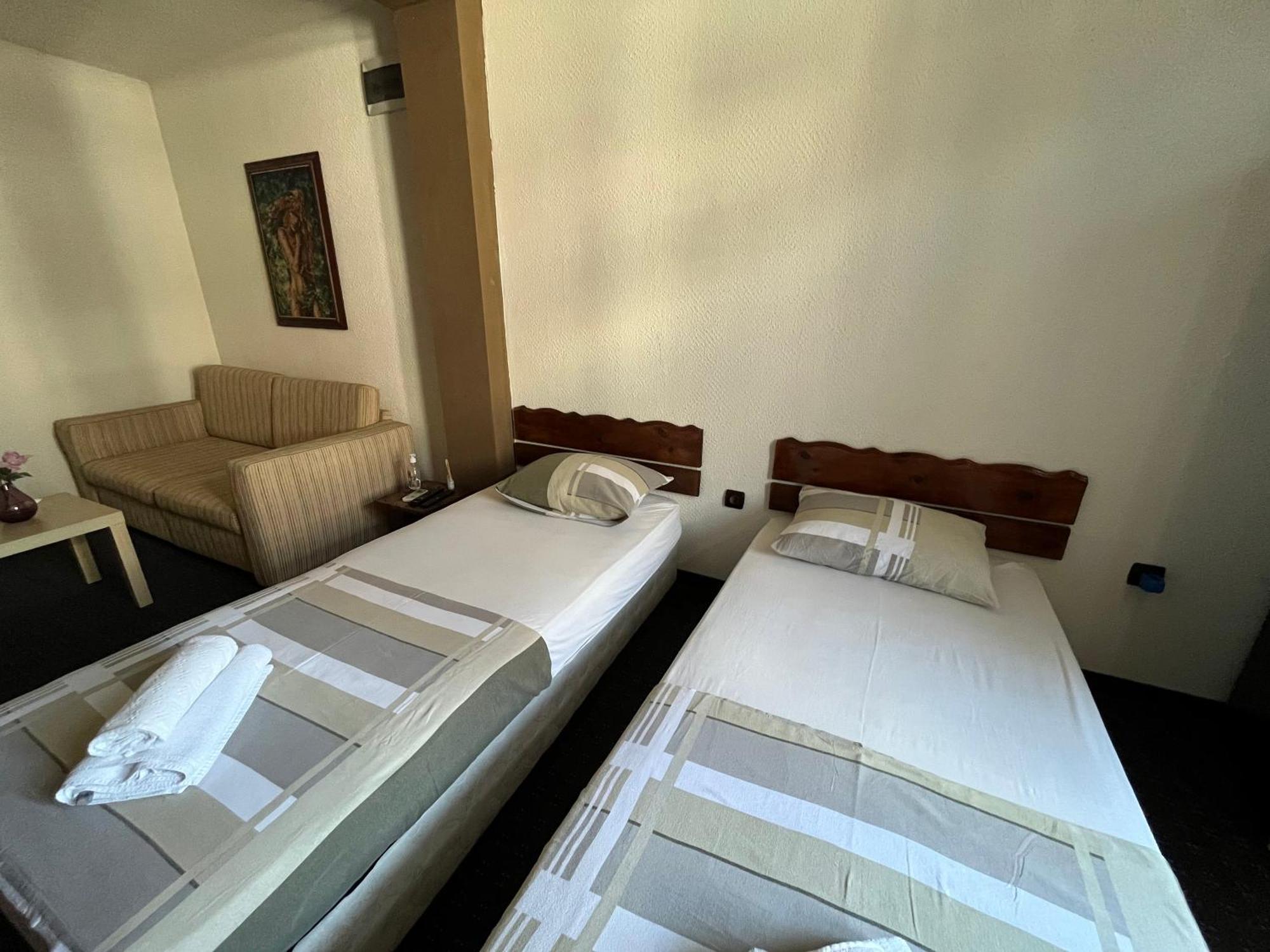 Vel House Vandrehjem Plovdiv Eksteriør billede